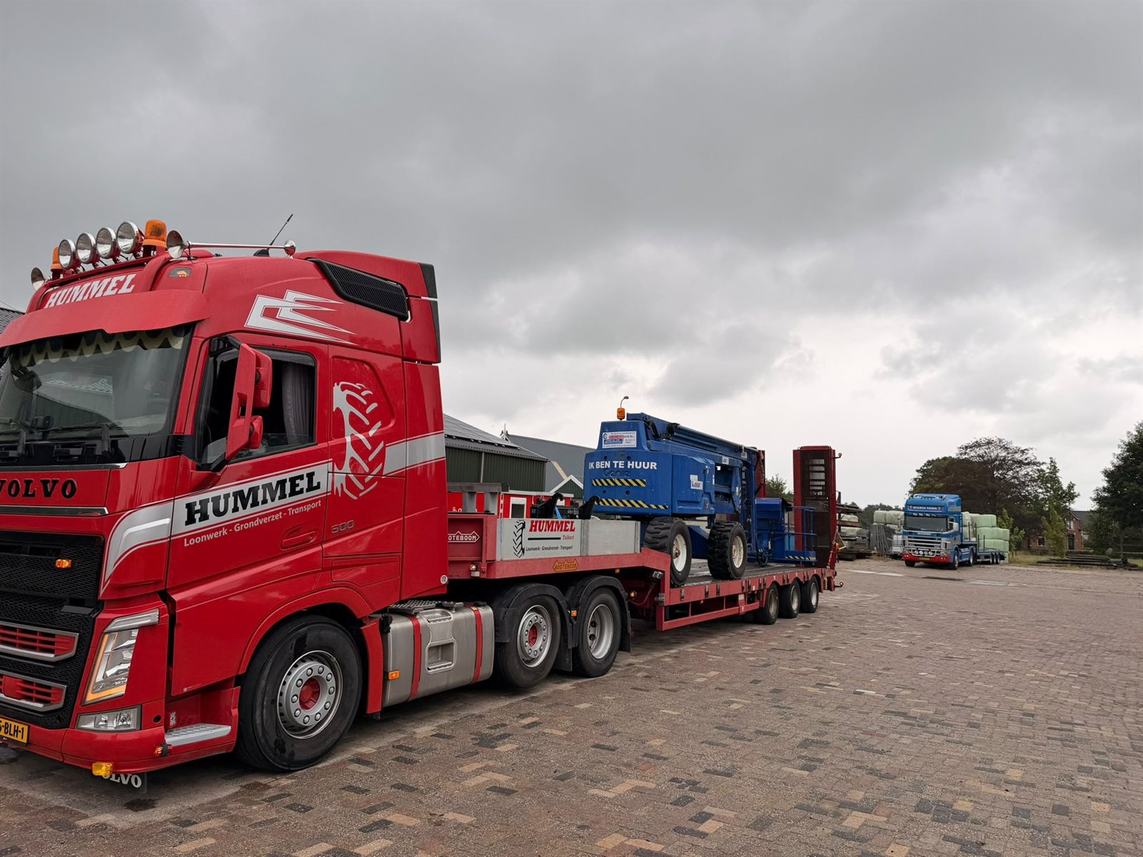 Hoogwerker op de dieplader